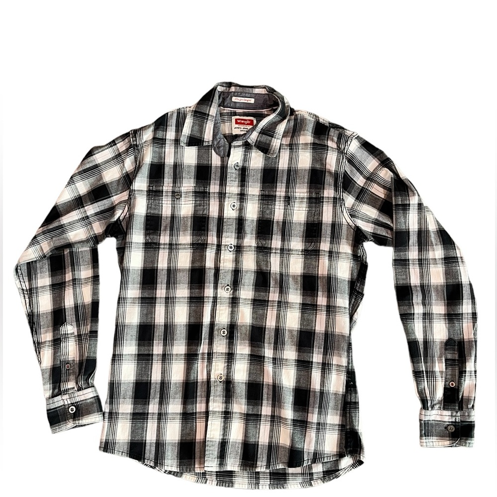 Wrangler Button Down Mens Shirt. Size Medium.